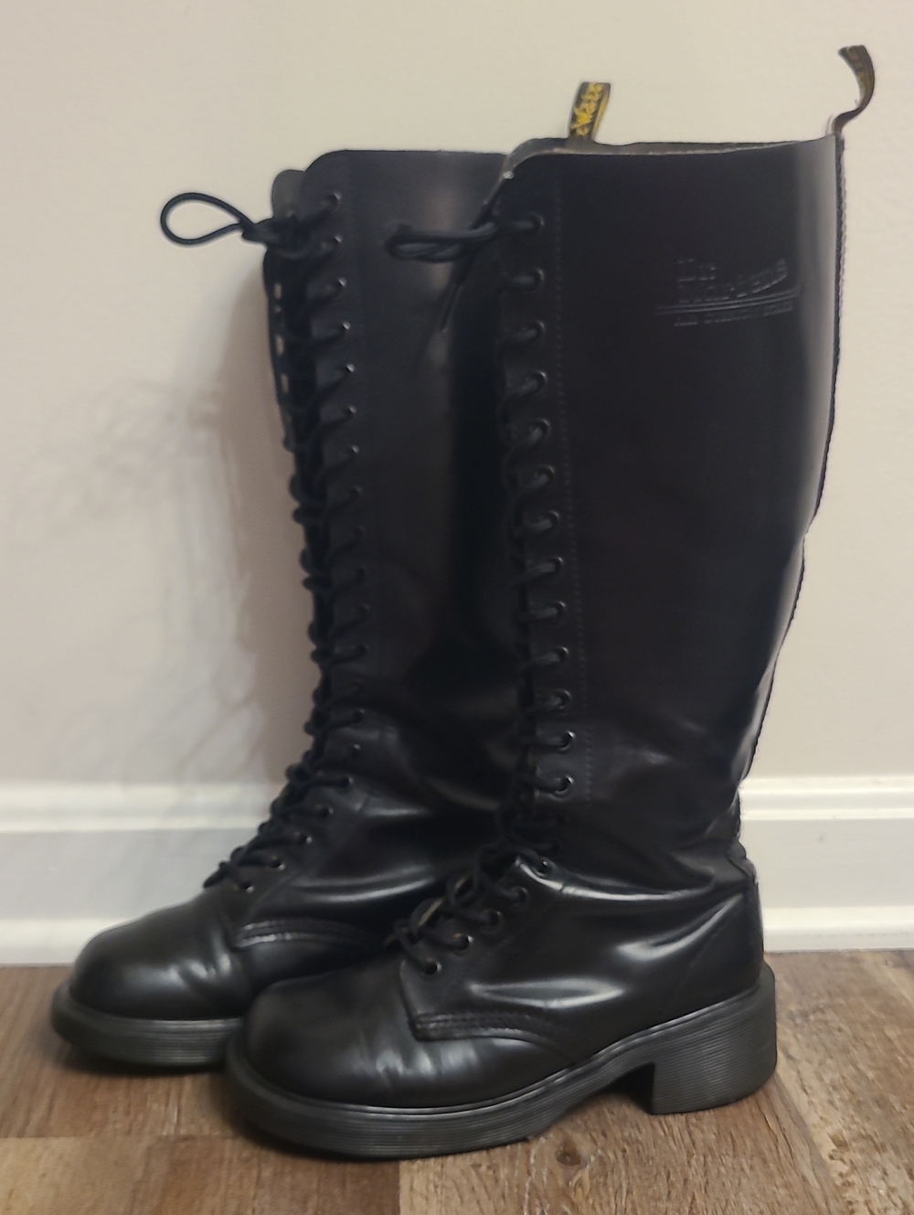 Dr. Martens Vintage 1420 20-Eye Boots